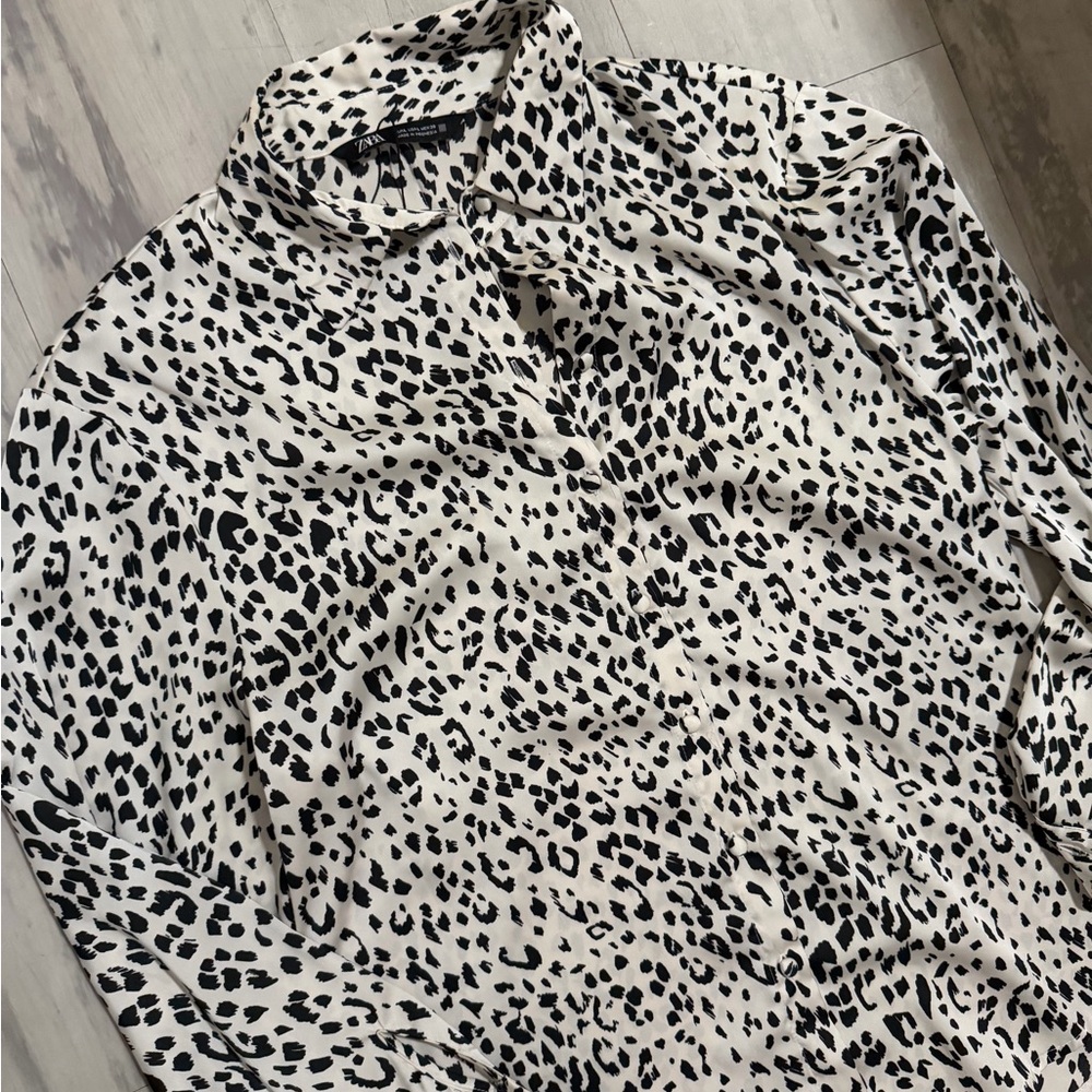 NWOT Zara Black and White Animal Print Button-Down Shirt